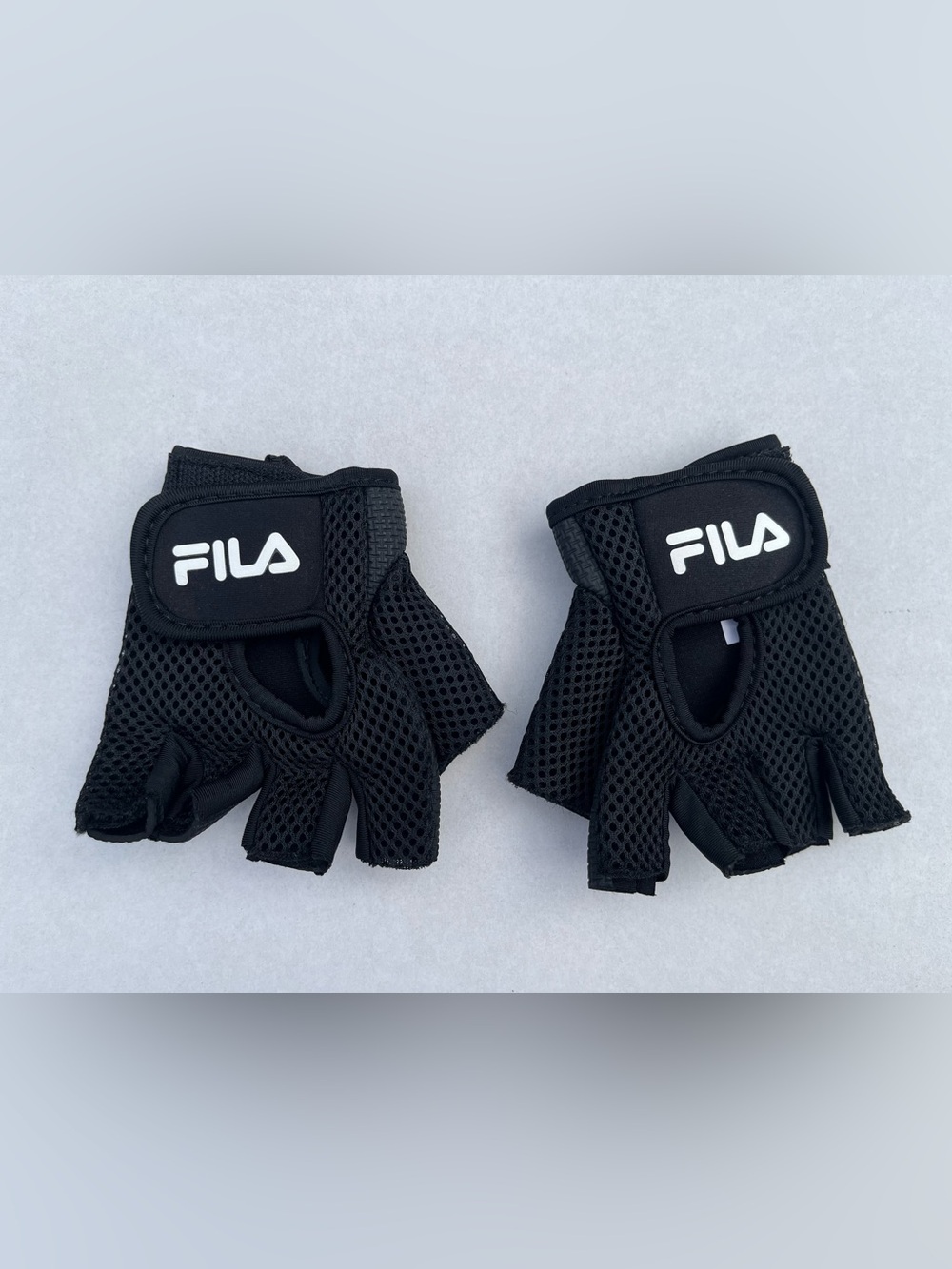 FILA Women’s Fingerless Workout Black Padded Mesh Gym Weightlifting Palms
